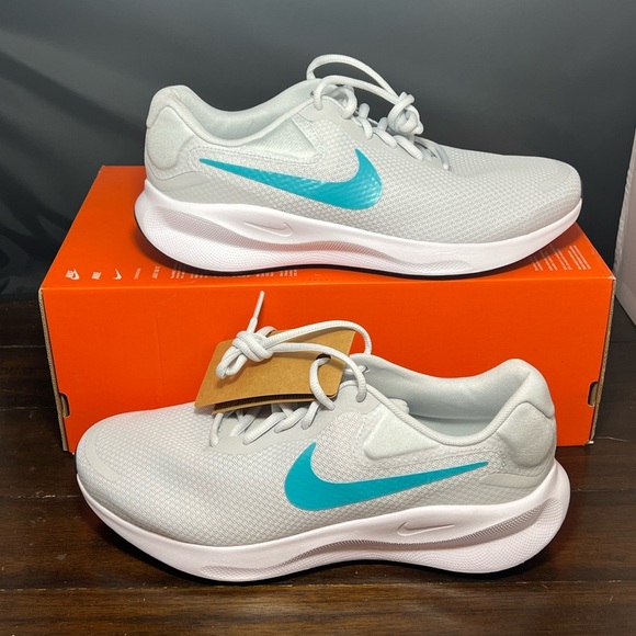 Nike Other - Nike Men's Revolution 7 Wide Running Shoe